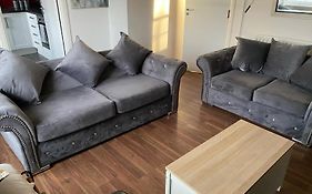 The Granite City - Modern City Centre Apartment