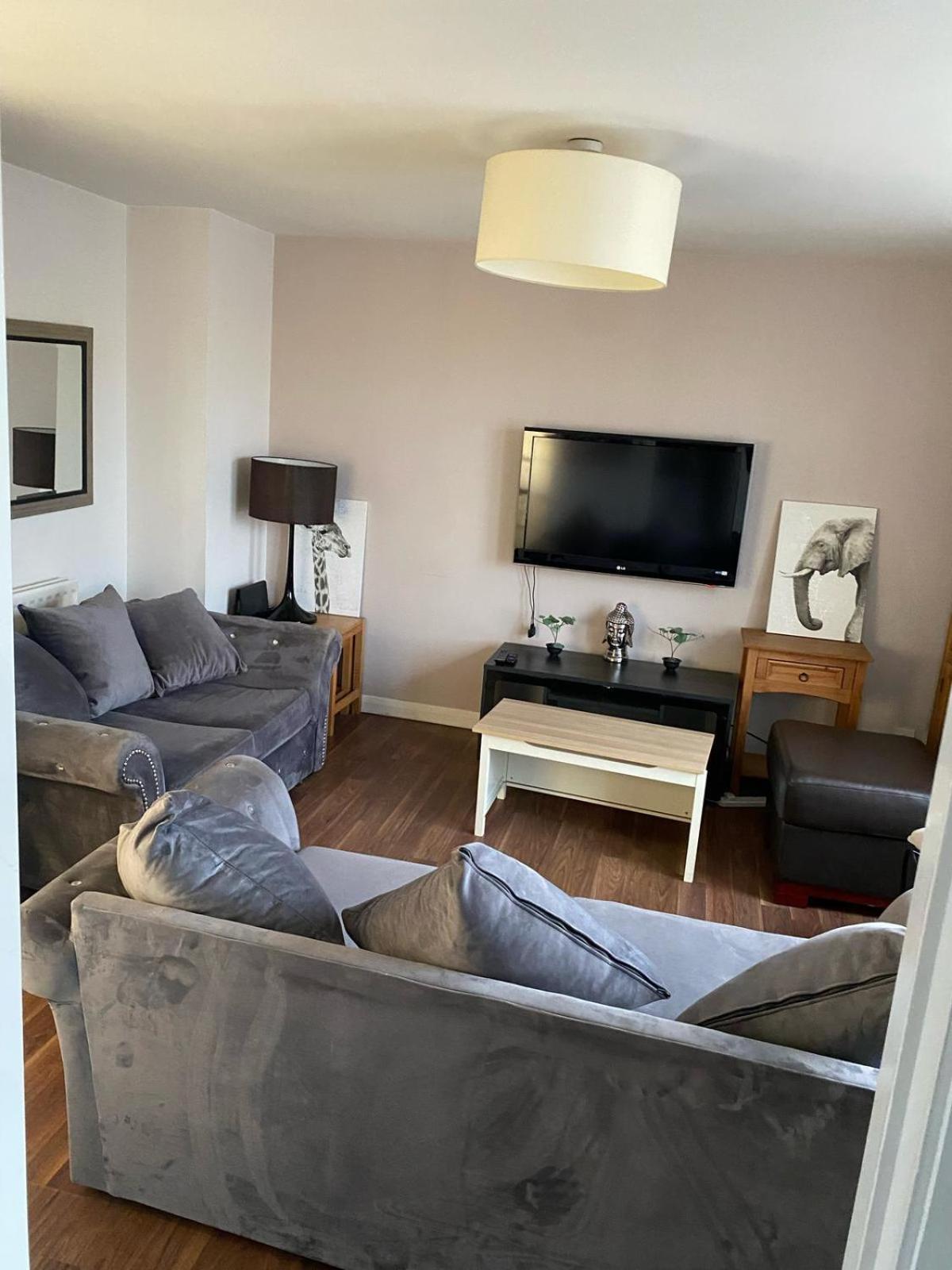 The Granite City - Modern City Centre Apartment Aberdeen Exterior photo